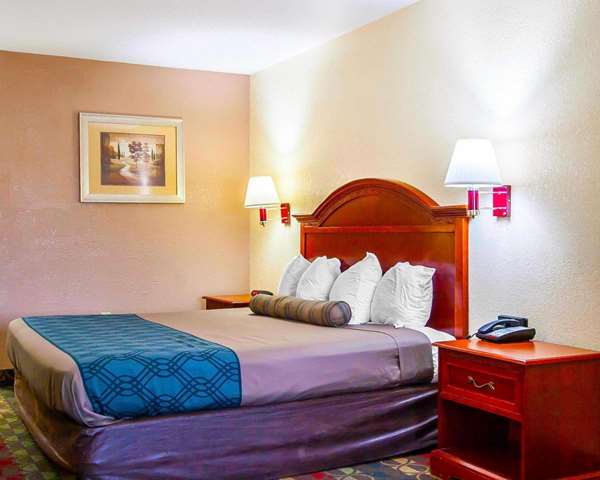  - Econo Lodge Prattville North - I-65, Exit 181