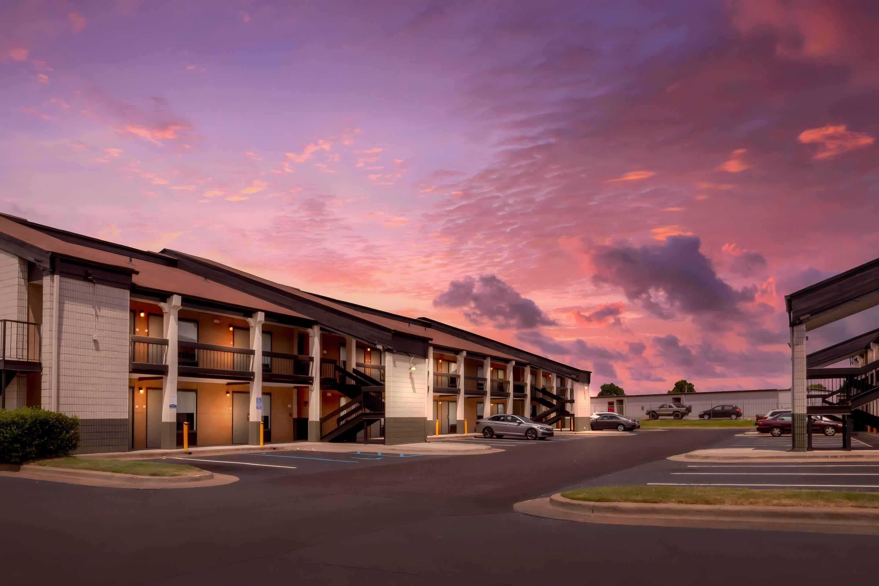 Twilight | Quality Inn Madison