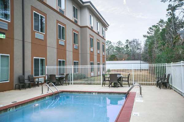Pool - Sleep Inn & Suites Marion