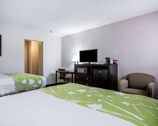  - Econo Lodge Birmingham - I-65, Exit 252