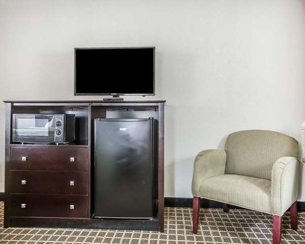  - Econo Lodge Birmingham - I-65, Exit 252