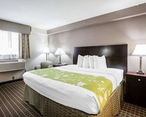  - Econo Lodge Birmingham - I-65, Exit 252