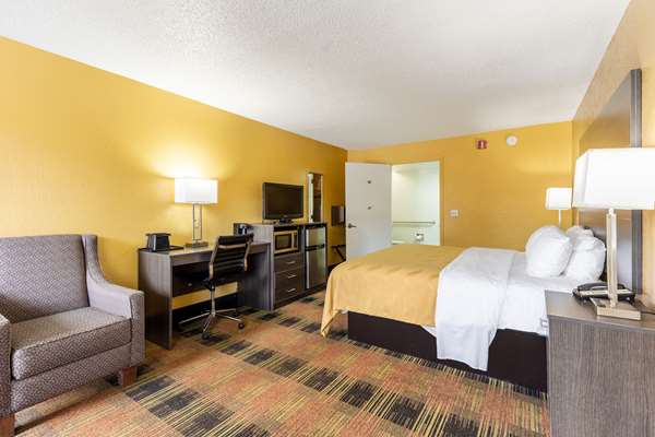  - Quality Inn Tillmans Corner - I-10, Exit 15