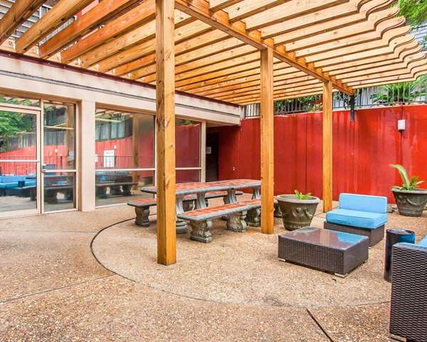 Pool - Clarion Inn & Suites University Center Auburn - I-85, Exit 51