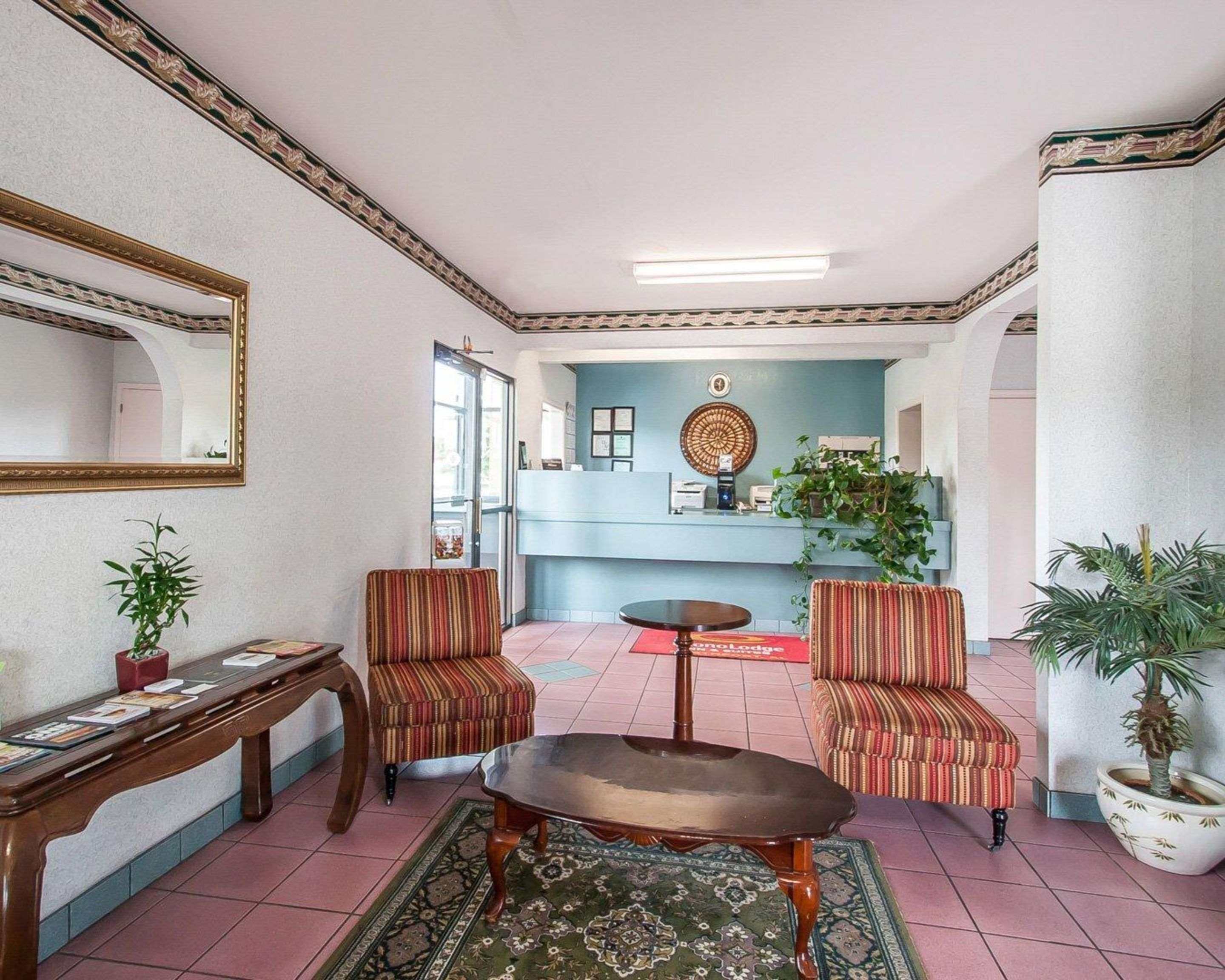 Lobby with sitting area