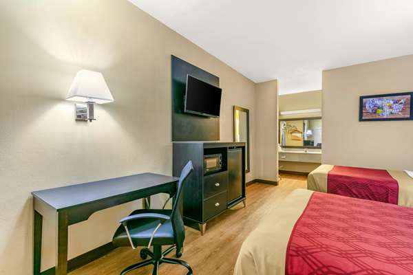  - Econo Lodge Inn & Suites Northport