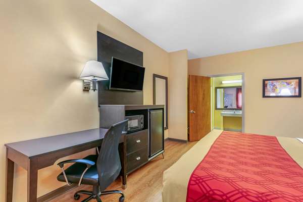  - Econo Lodge Inn & Suites Northport