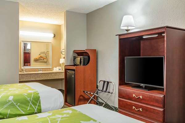  - Rodeway Inn near Golf Course Prattville - I-65, Exit 179