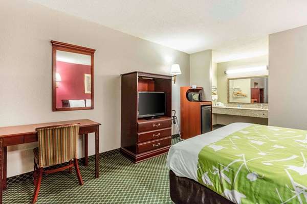  - Rodeway Inn near Golf Course Prattville - I-65, Exit 179