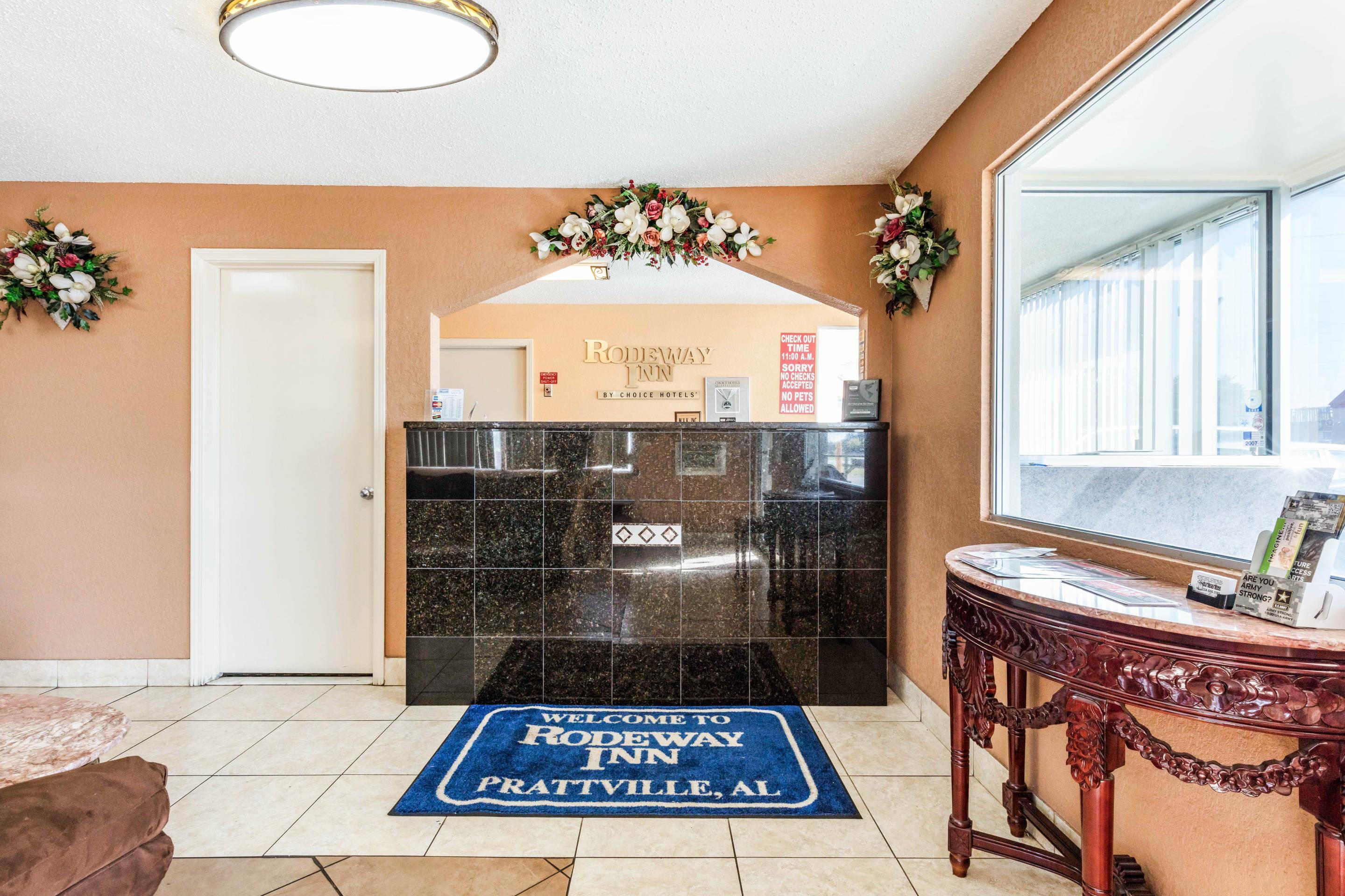 Hotel lobby | Rodeway Inn Prattville I-65