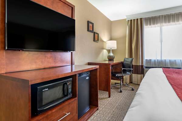 Suite - Comfort Inn & Suites Leeds - I-20, Exit 144