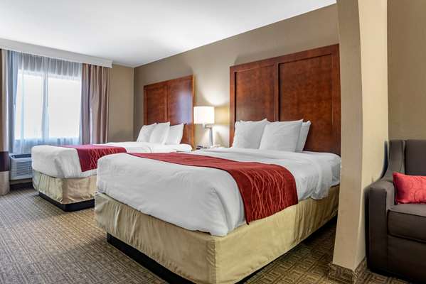 Suite - Comfort Inn & Suites Leeds - I-20, Exit 144