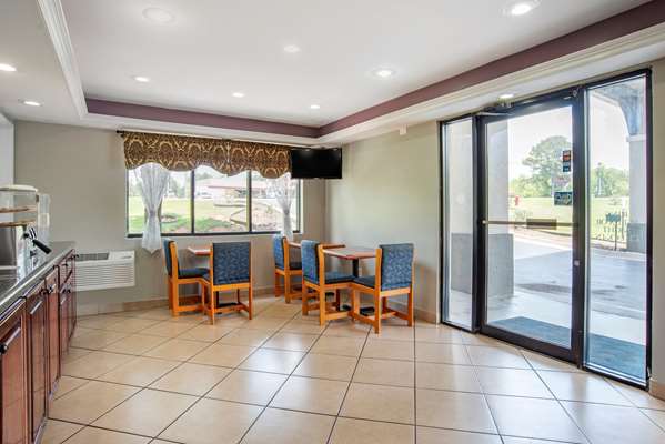 Amenities - Econo Lodge Inn & Suites Evergreen