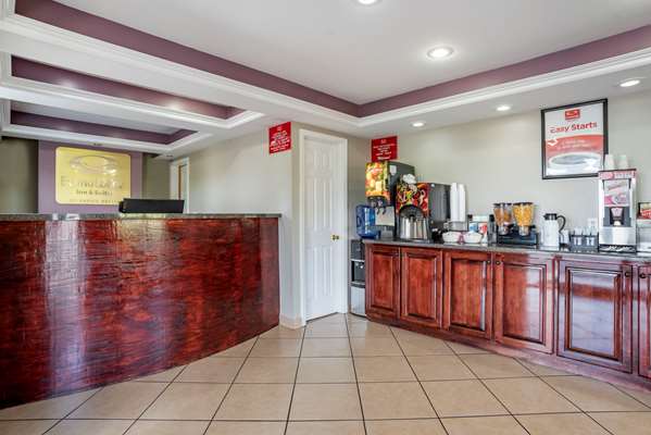  - Econo Lodge Inn & Suites Evergreen