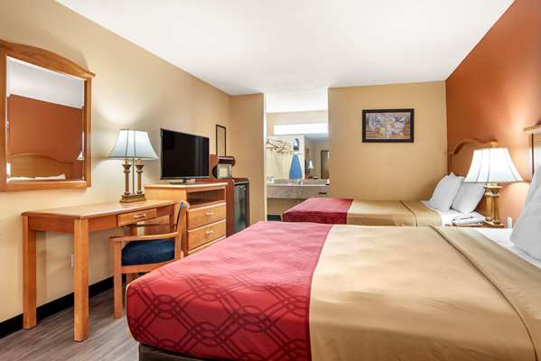  - Econo Lodge Inn & Suites Evergreen