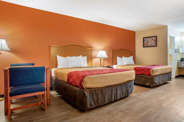  - Econo Lodge Inn & Suites Evergreen