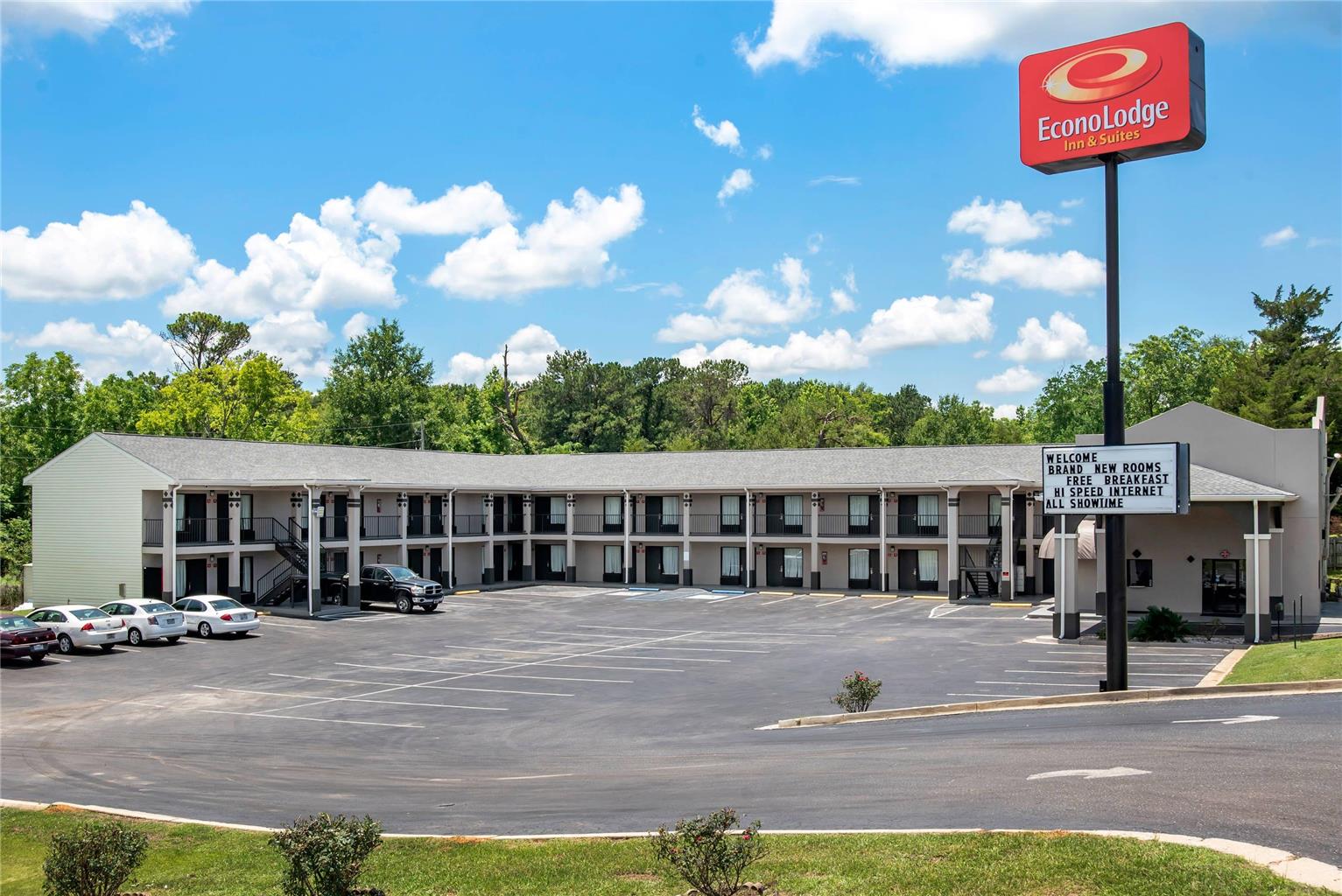 Econo Lodge Inn and Suites Evergreen
