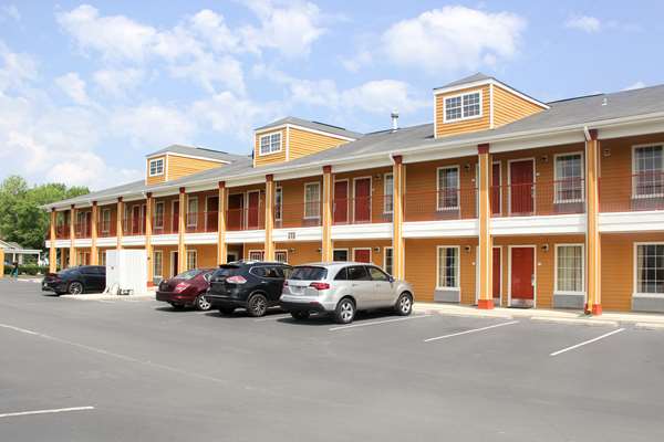 Exterior view - Quality Inn Albertville