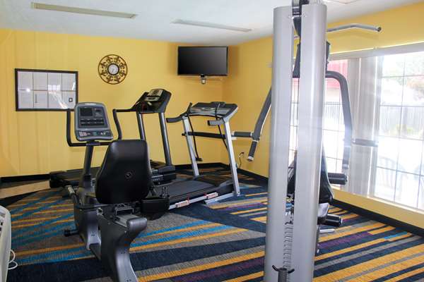 Fitness/ Exercise Room - Quality Inn Albertville