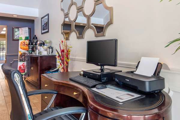 Conference Area - Quality Inn Arab