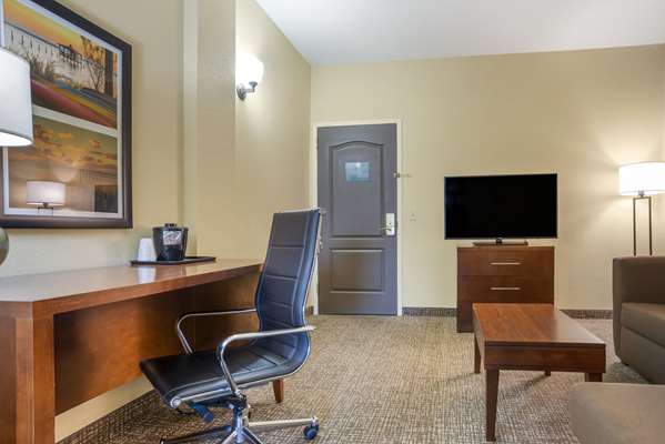 Suite - Comfort Inn & Suites Daphne - I-10, Exit 38