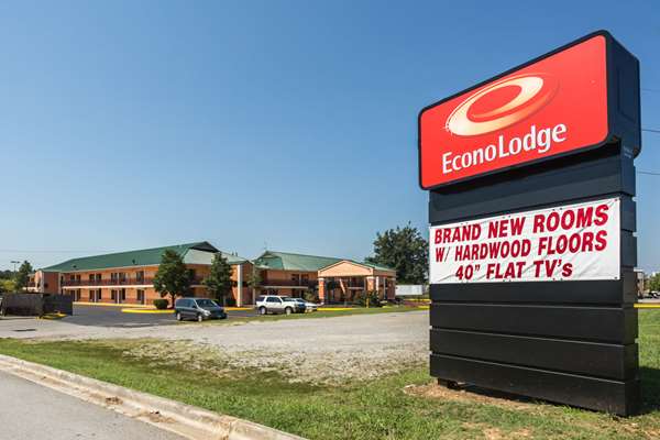 Exterior view - Econo Lodge Decatur