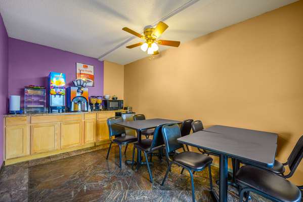 Amenities - Econo Lodge Decatur