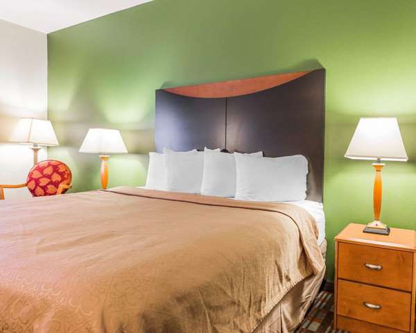 Suite - Quality Inn & Suites Birmingham