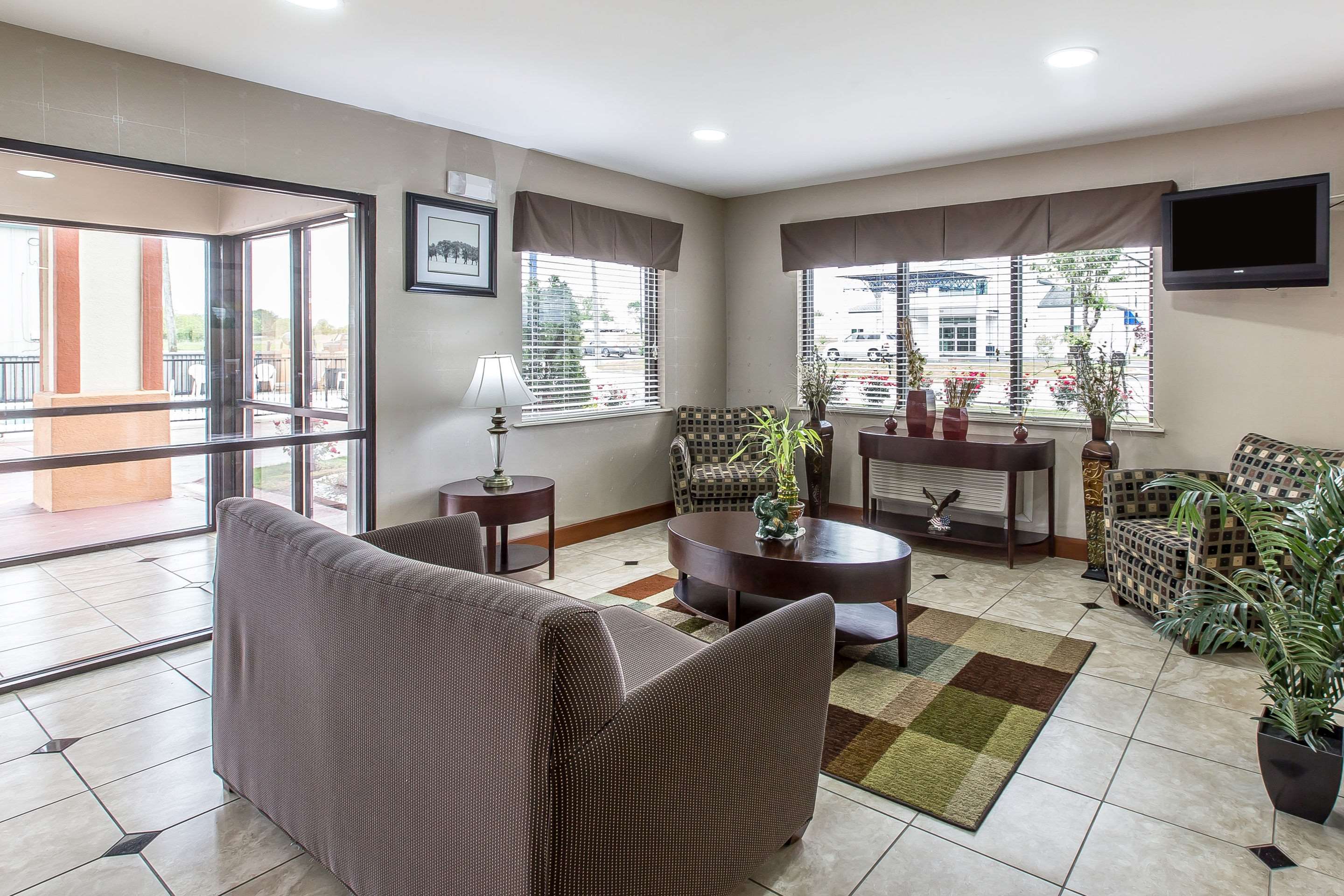 Hotel exterior | Quality Inn Montgomery South