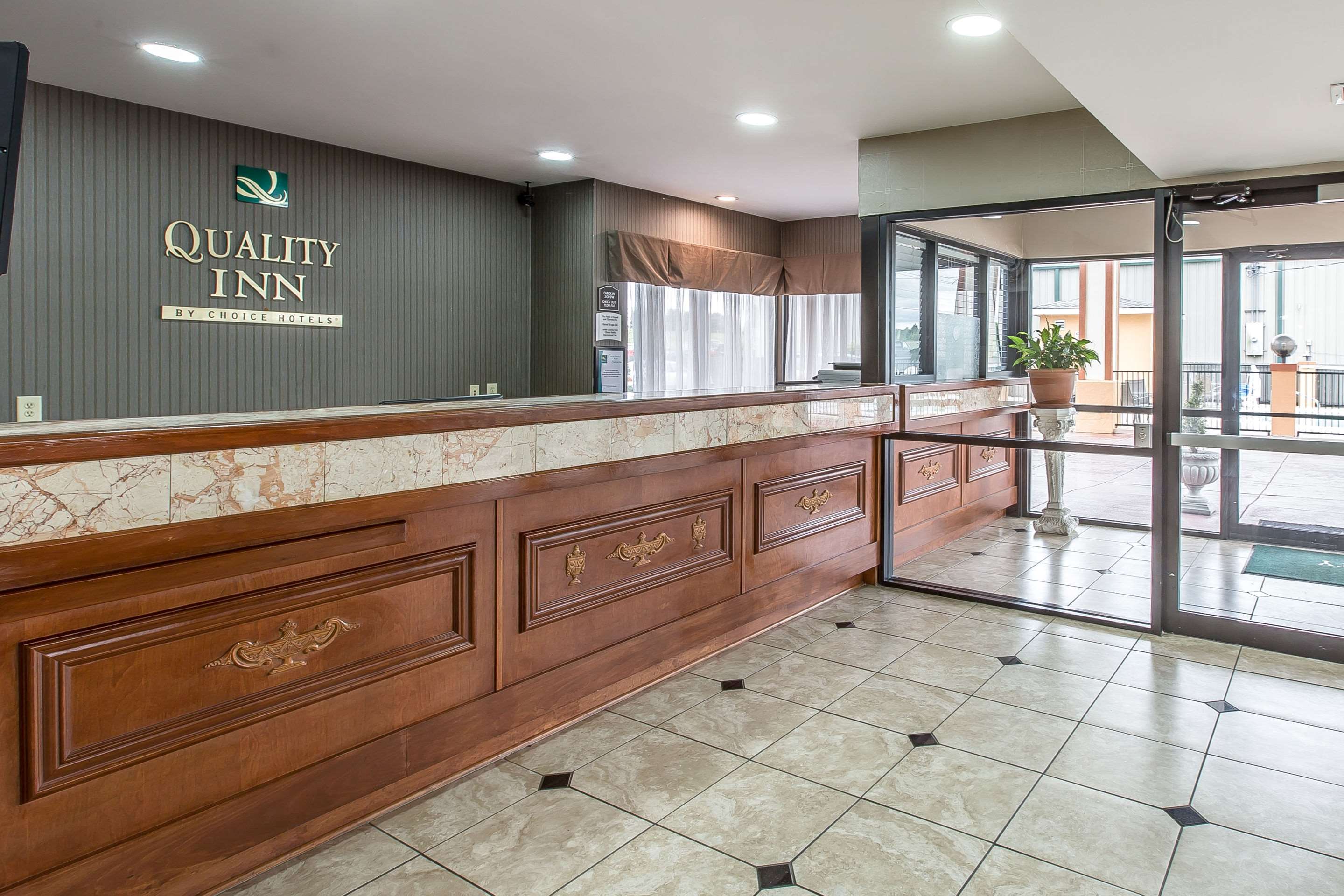 Hotel exterior | Quality Inn Montgomery South