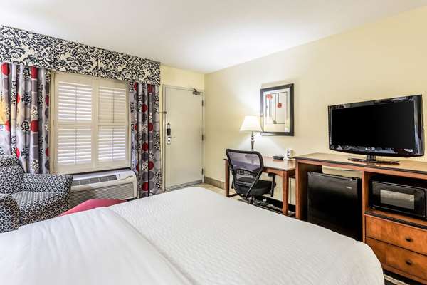  - Clarion Pointe Hotel Huntsville