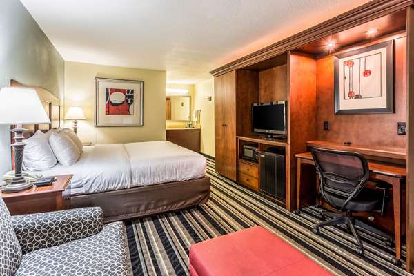 - Clarion Pointe Hotel Huntsville