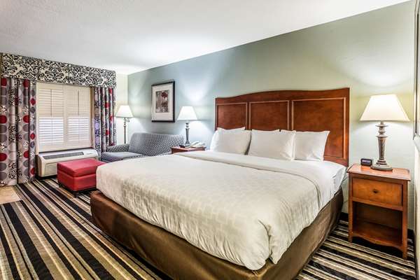  - Clarion Pointe Hotel Huntsville