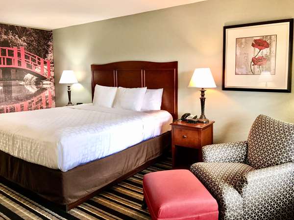  - Clarion Pointe Hotel Huntsville