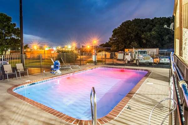 Pool - Econo Lodge Jasper