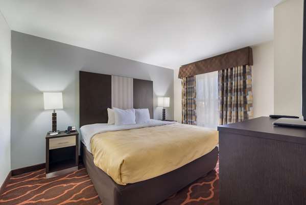 Suite - Quality Inn & Suites Huntsville