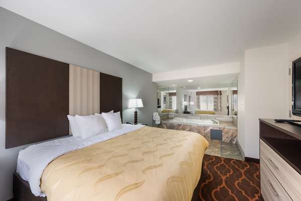 Suite - Quality Inn & Suites Huntsville