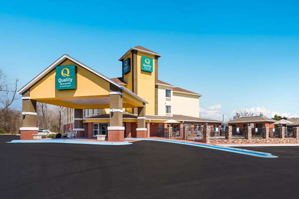 Exterior view - Quality Inn & Suites Huntsville