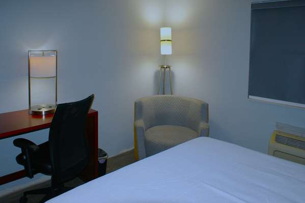  - Rodeway Inn Van Buren