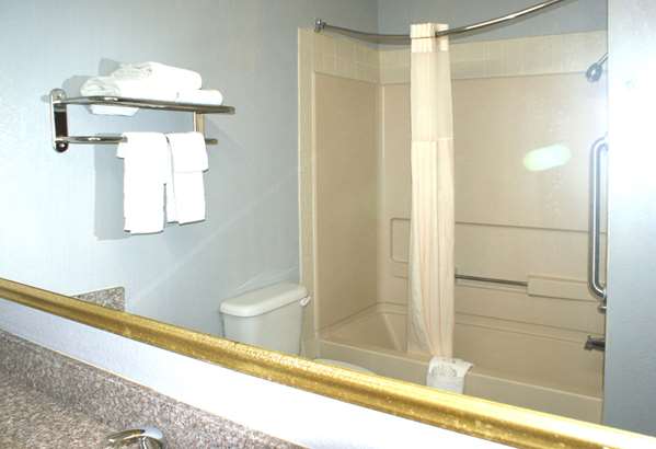  - Rodeway Inn Van Buren