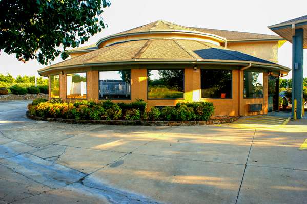 Exterior view - Rodeway Inn Van Buren