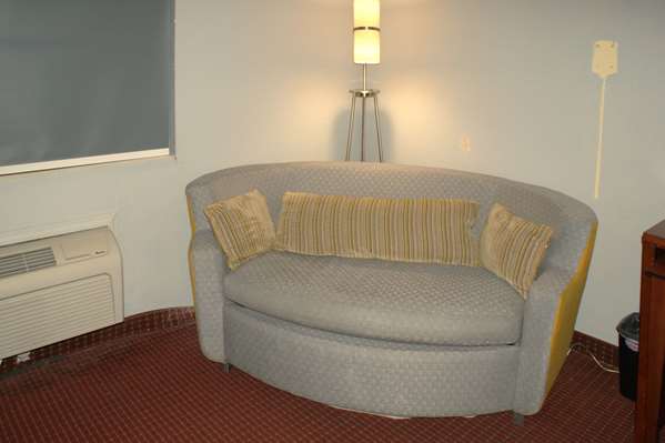  - Rodeway Inn Van Buren