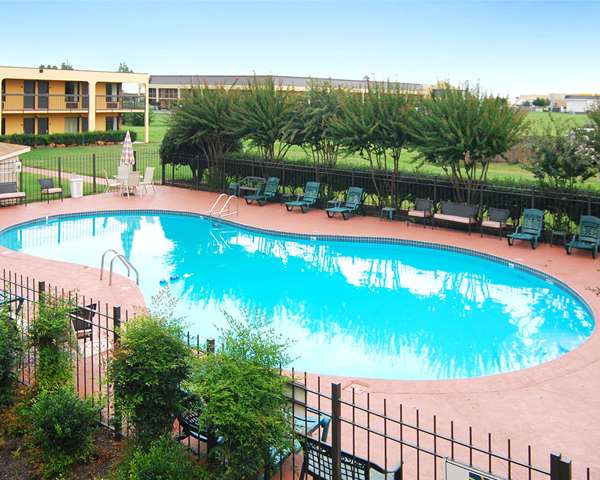 Pool - Quality Inn Blytheville - I-55, Exit 67