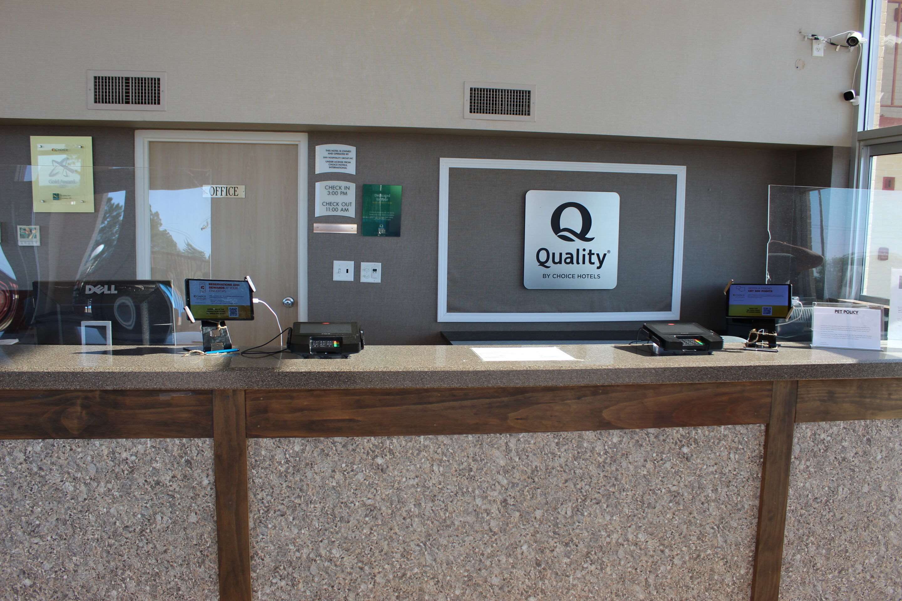 Front desk | Quality Inn Conway - Greenbrier