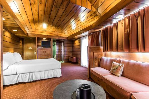 Suite - Inn at the Mill Johnson - I-49, Exit 69