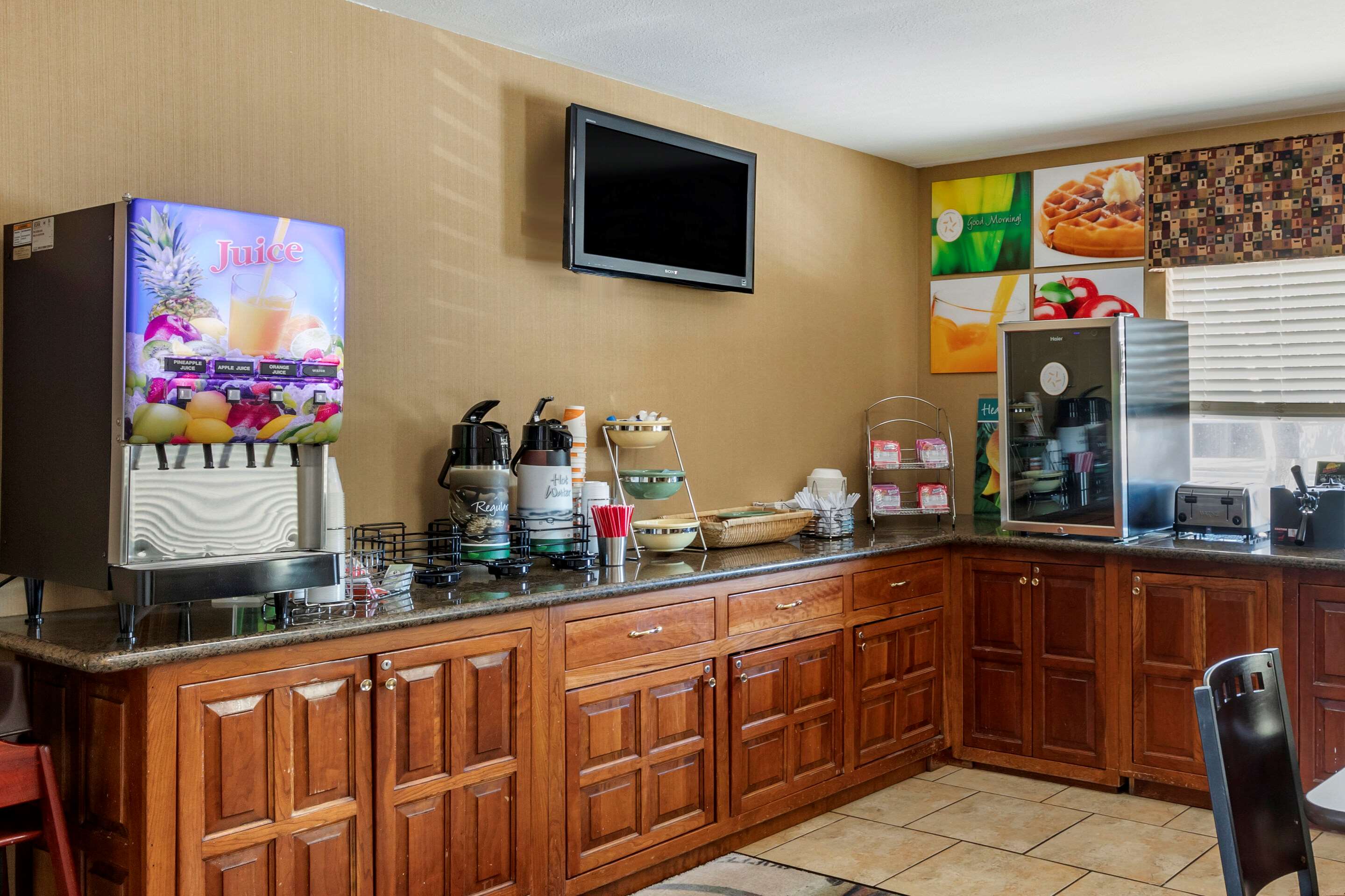 Breakfast counter | Quality Inn Russellville I-40
