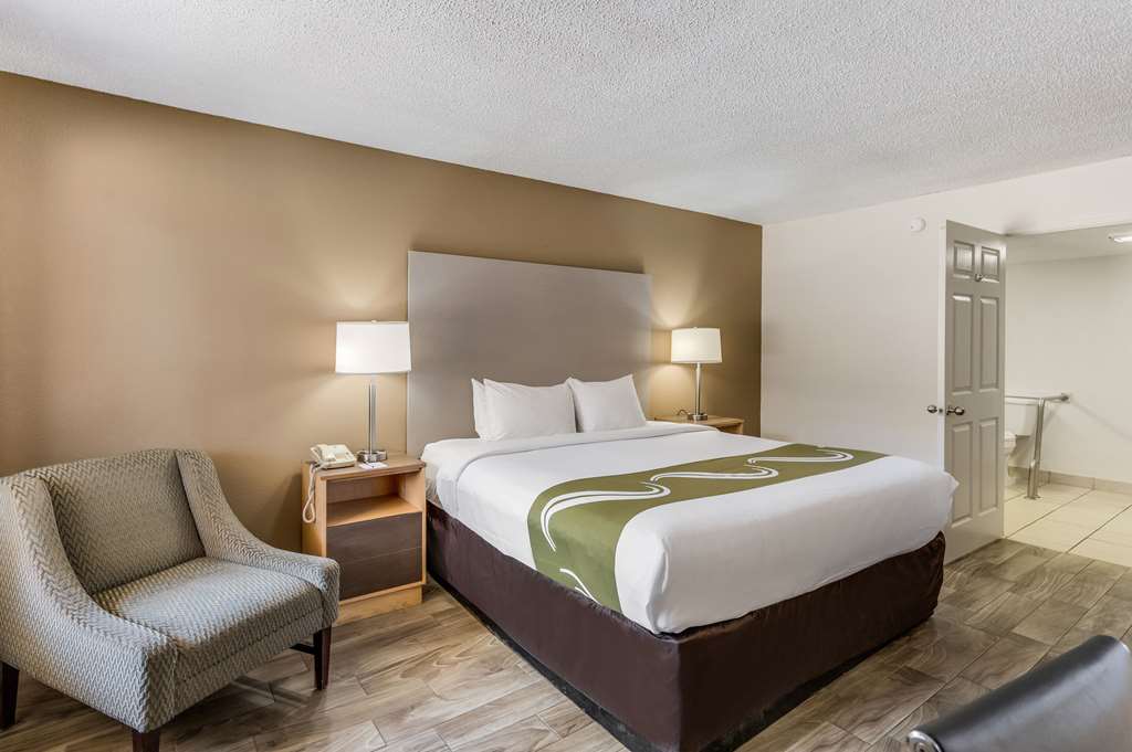 QUALITY INN AND SUITES HOT SPRINGS--guestroom-Guest Room,On-Site.jpg