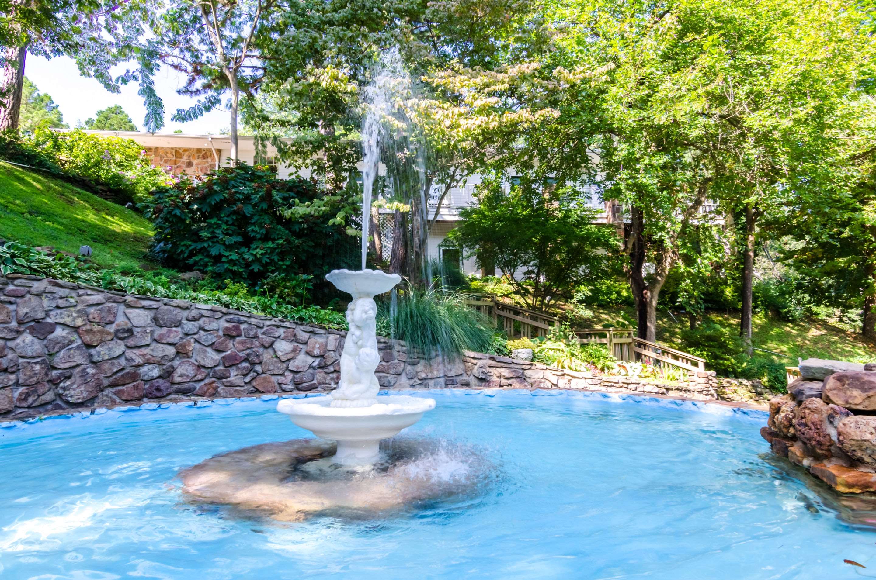 Beautiful exterior | Quality Inn Eureka Springs South
