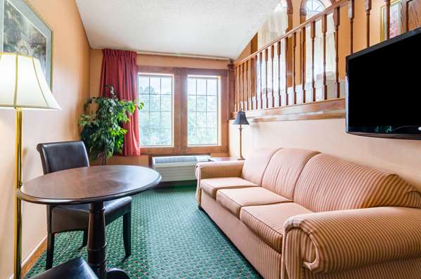 Suite - Quality Inn Eureka Springs