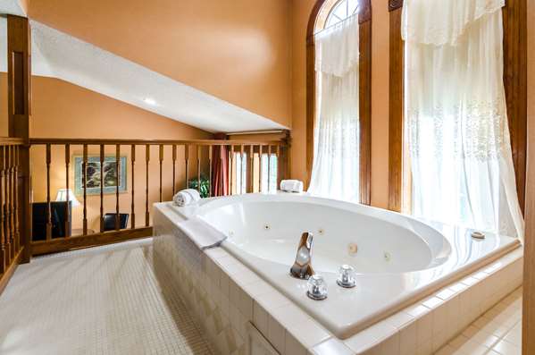 Suite - Quality Inn Eureka Springs